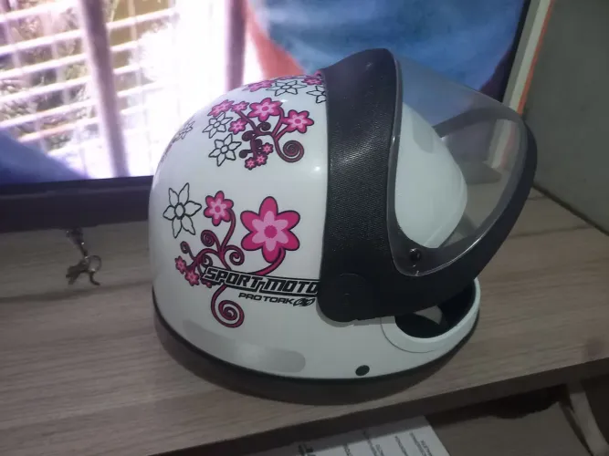 Capacete novo