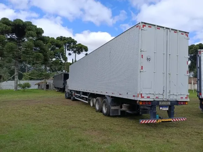 carreta randon ano 2014 bau 30 paletes x 2,90 altura