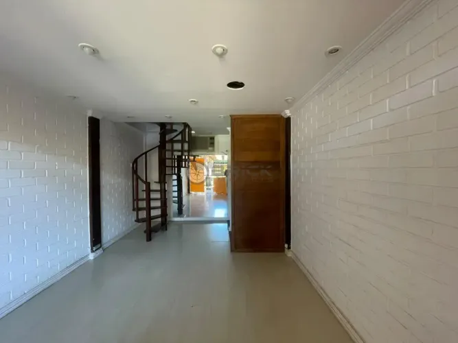 Sala duplex para locação, 39 m² no Alto - Teresópolis/RJ.