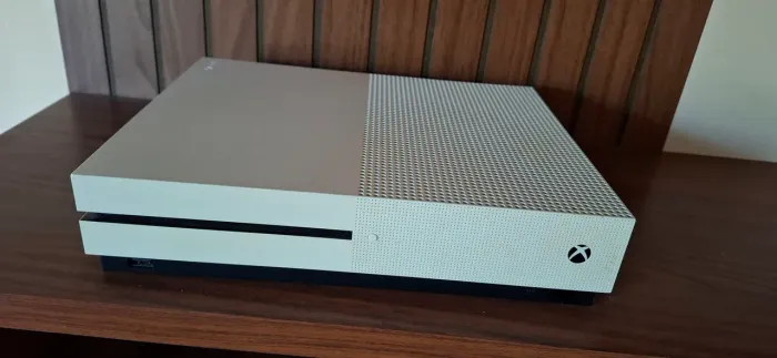 Xbox one s com defeito!