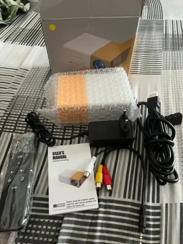 MINI PROJETOR LED