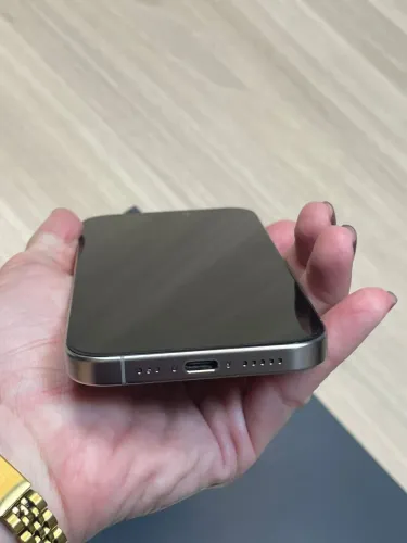 Vendo I PHONE PRO 256G ?88% NENHUMA MARCA DE USO