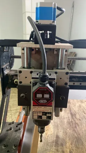 Máquina CNC 3 eixos