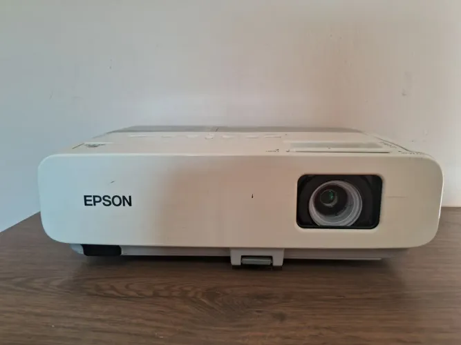Projetor   Epson   824+