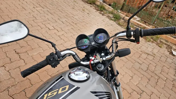 FAN 150 CINZA