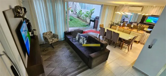 Condomínio Fechado - Casa de Alto Padrão com 178 m², 4 suítes e 3 vagas, perto do Metro Tu