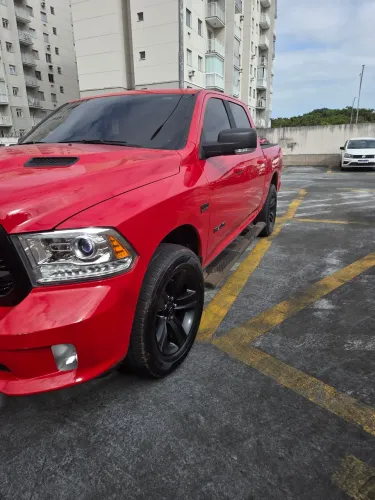Ram Classic Laramie Night Edition 5.7 V8 16V Gasolina 4X4 Aut. 2022