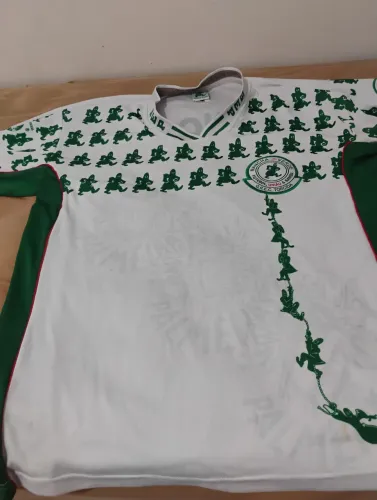Camisa torcida mancha alvi verde manga comprida 