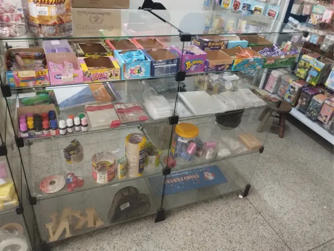 BALCÃO DE VIDRO