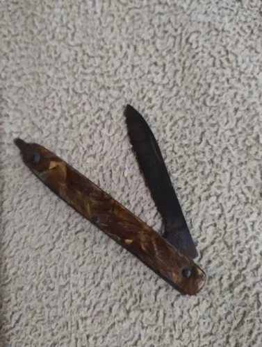 Canivete ou navalha antigo. Herança família.