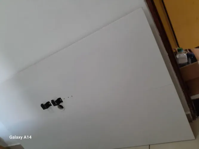 Painel para tv em otimo estado1,35 x 72,5