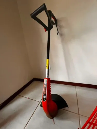 Aparador de Grama Bipartido Tramontina APB1000T 1000W 220V - Excelente Estado