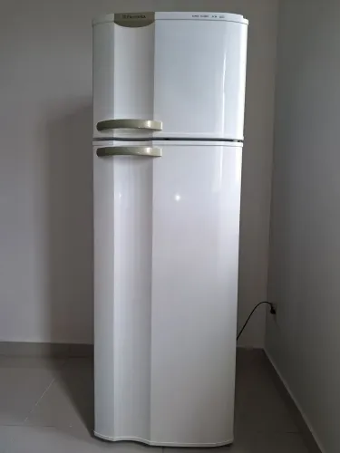 Geladeira Electrolux super freezer DC 34 (R$ 400)