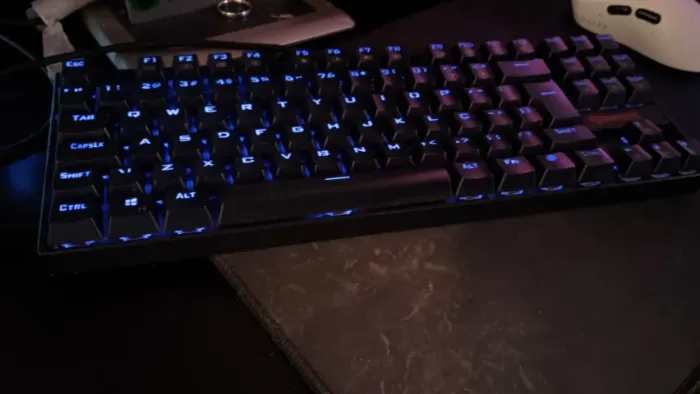 Teclado Mecânico Kumara Pro V2 (Switch Marrom) - Ótimo Estado