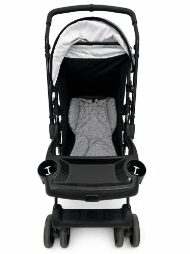 Carinho de bebê e bebê conforto