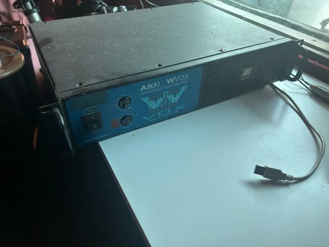 Potência Amplificador A800 WVOX - 300 watts