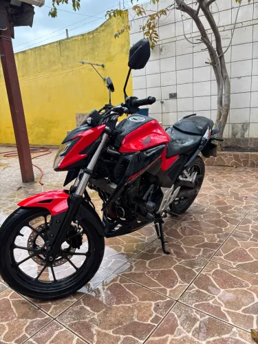 Motocicleta Semi novo