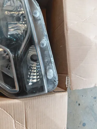 VENDO FAROL DA DUSTER 