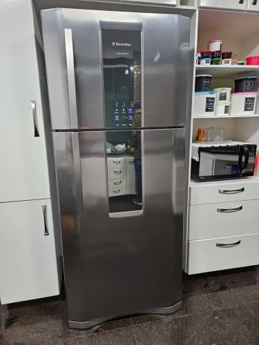Geladeira eletrolux 553L