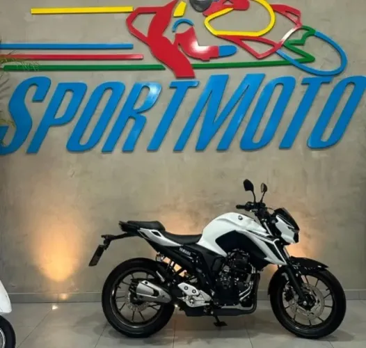 FZ25 YAMAHA