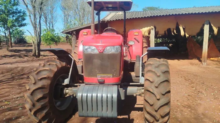 Trator Massey Ferguson