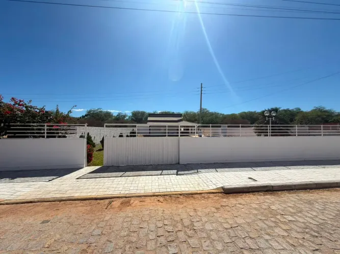 CASA EM CONDOMINIO À VENDA!