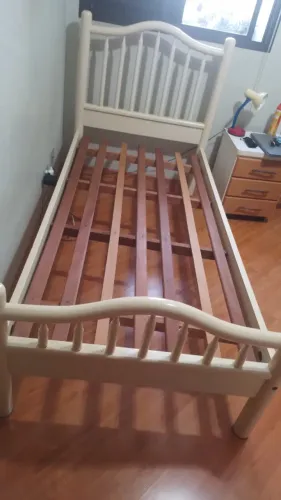 Cama de Madeira Laqueado Off White