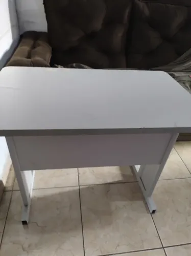 Mesa Escritório/PC com 1,00mx0,60cm