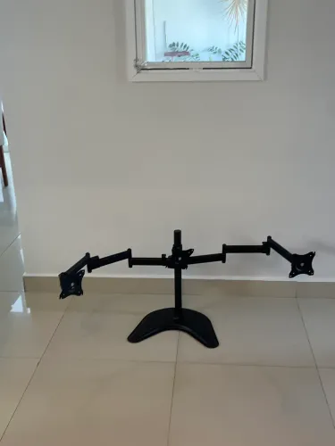 Suporte monitor triplo