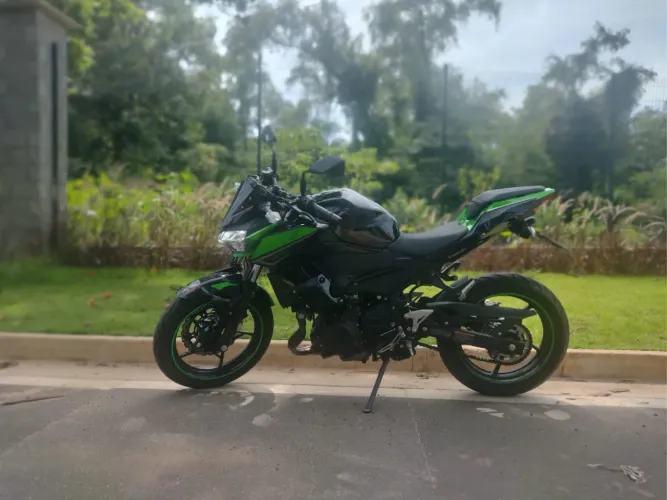 Kawasaki Z400 Impecável (Único Dono)