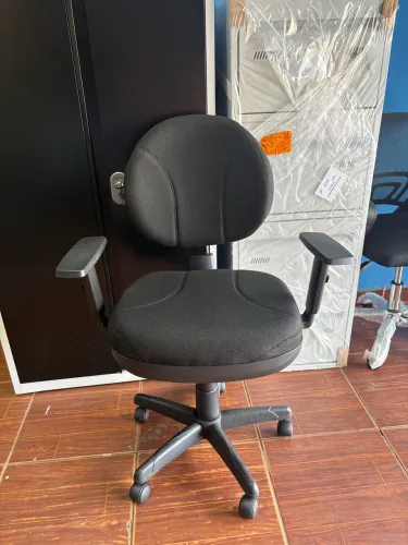 Cadeira giratória executiva- nova