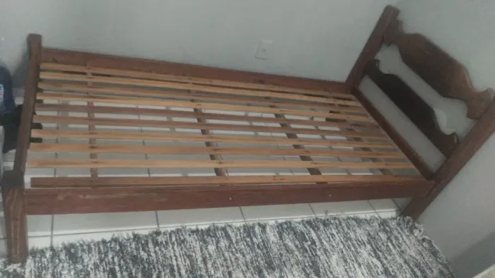 CAMA DE SOLTEIRO