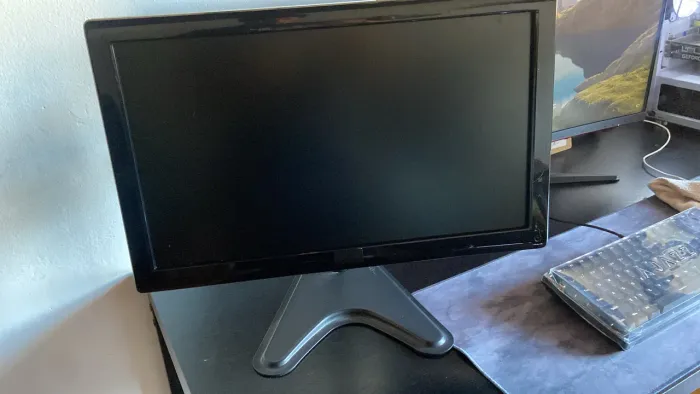 Monitor + suporte PRA SAIR LOGO! Parcelo