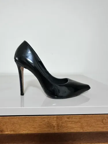 Scarpin Verniz Preto - TAM 36