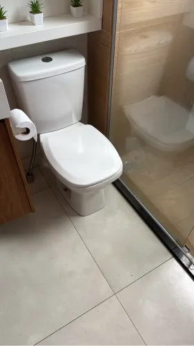 Vendo vaso sanitário com caixa acoplada Celite