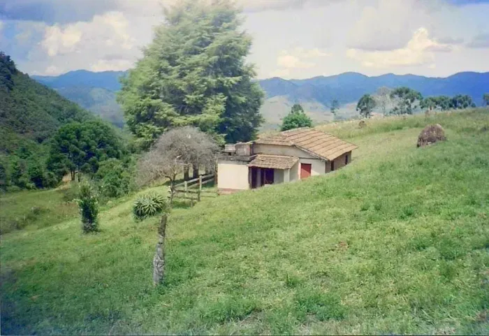 Fazenda/Sítio/Chácara para venda com 80 metros quadrados com 2 quartos