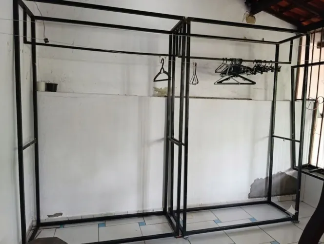 Arara de roupa de Metalon