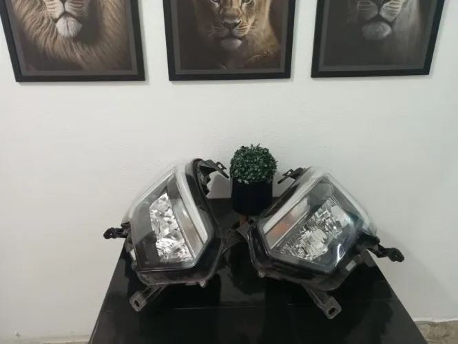 Par de farol Master 2025 