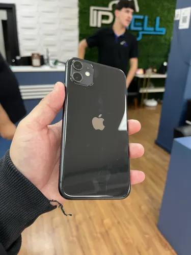 iPhone 11 - 64GB Black