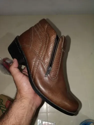 Bota masculina de couro original zerada n37 por apenas 150 reais
