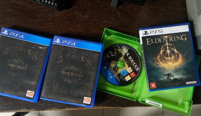 Vendo jogos dark souls e elden ring