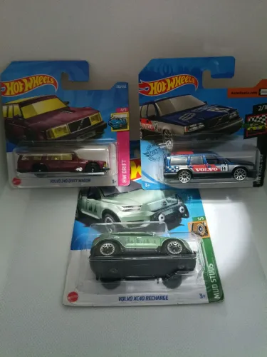 Lote 3 Hotwheels VOLVO 