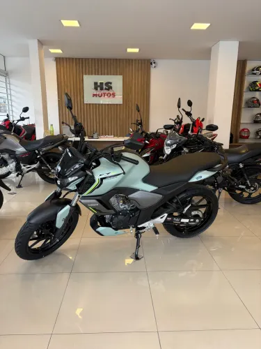 Yamaha FZ15 fazer 2027 0km