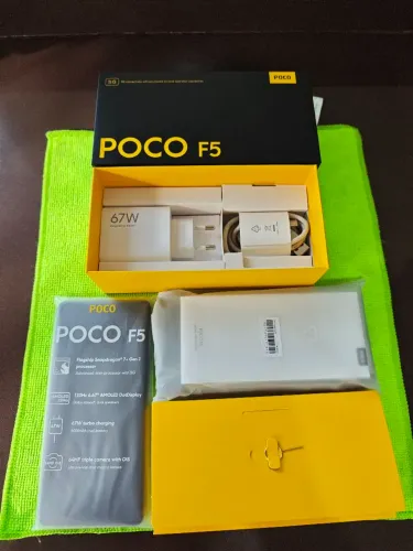 ? Poco F5 5G (256GB / 12GB RAM) - Caixa Completa e Original