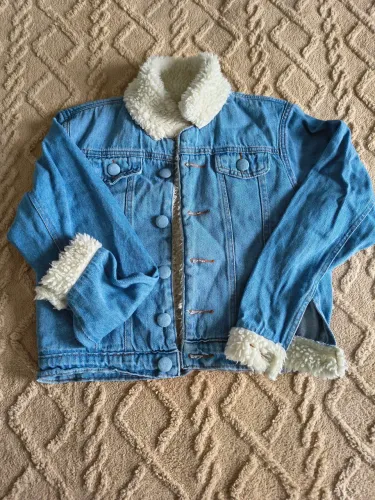 Jaqueta jeans peluciada