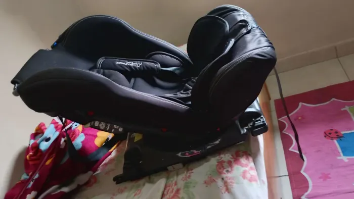 Cadeirinha bebe conforto com isofix até 25 kilos 