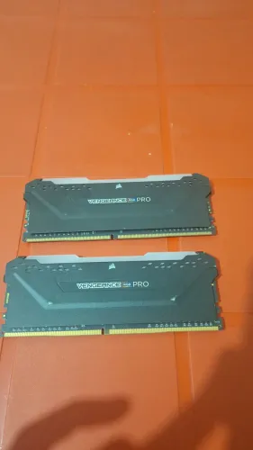 Memória RAM Corsair Vengeance RGB Pro DDR4 16 Gb (2x 8Gb) 3200 Mhz