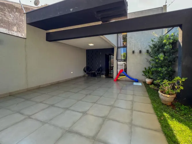 CASA MODERNA, CONFORTÁVEL E COMPLETA
