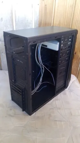 Gabinete C3 Tech para PC completo + Cabos<br>