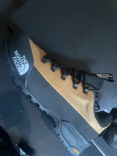 Tênis the north face novo